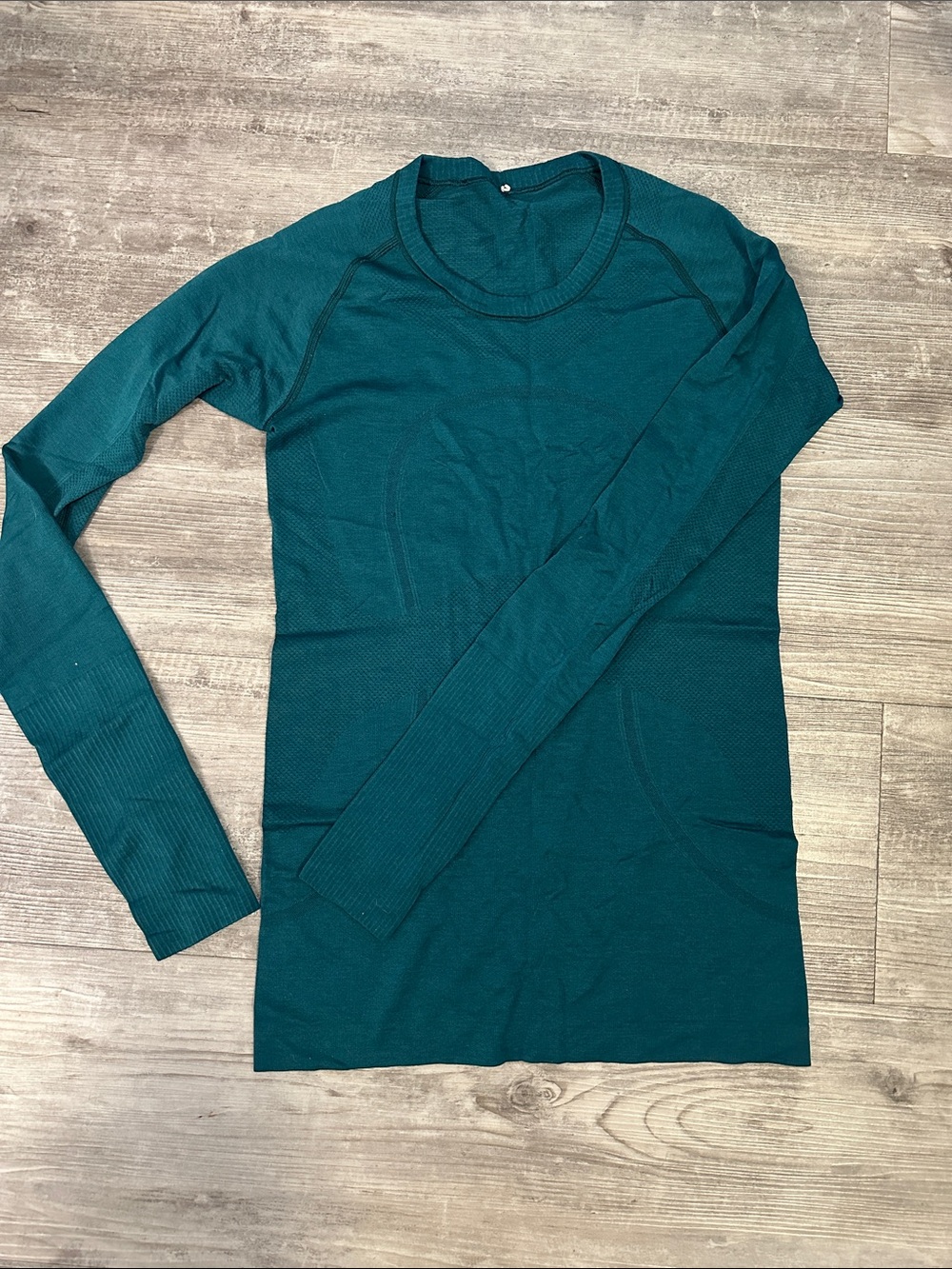 lululemon athletica Long Sleeve Crew in Teal Green